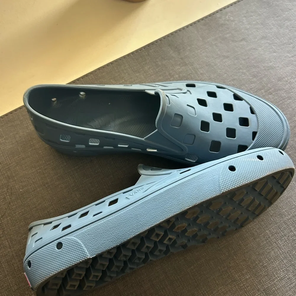 Vans Slip-On Trek shoes in pewter blue/gray size 5 boys/men - Picture 2 of 5
